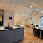 Studio In - Top Center