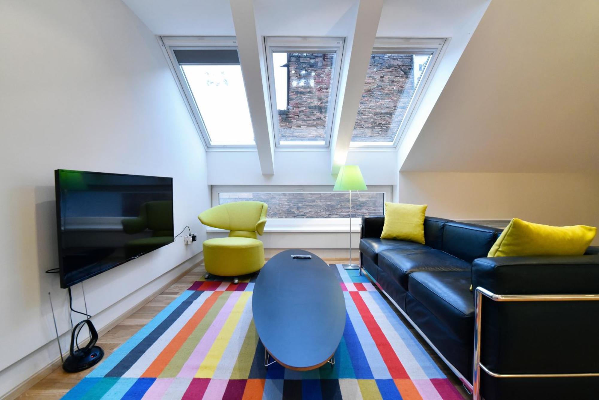 In - Center Apartman *